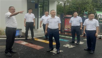 遂寧興業(yè)集團(tuán)召開“問題大排查、作風(fēng)大整治、工作大提升”專項(xiàng)行動(dòng)現(xiàn)場推進(jìn)會(huì)